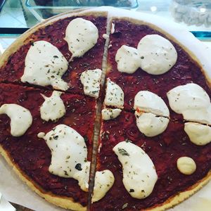 vegan pizza at Giumella in Florence