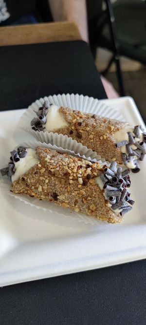 Vegan Cannoli at Giumella in Florence