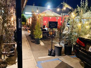 Outdoor dining patio 2021-17-03 at H.O.P.E. in Studio City