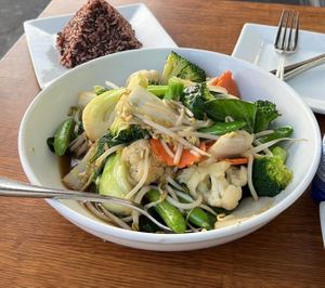 Veggie Lovers ❤️ w/green beans 🫘 added!  at H.O.P.E. in Studio City