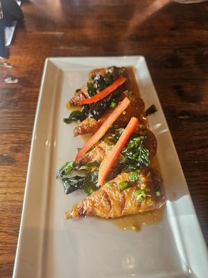 Thai wings at H.O.P.E. in Studio City