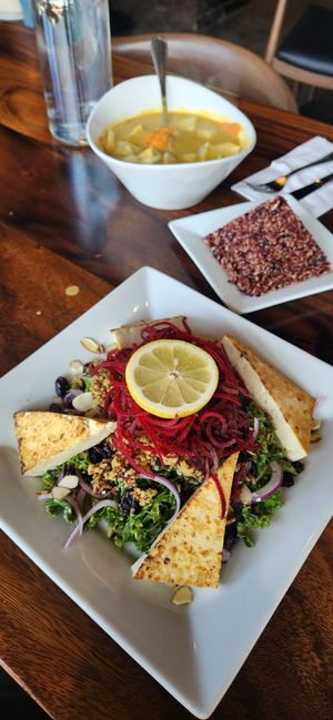 Kale quinoa salad with tofu and yellow curry at H.O.P.E. in Studio City