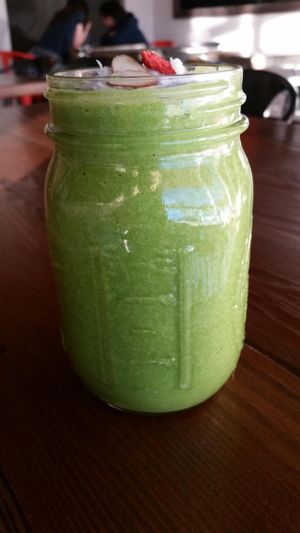 green smoothie at H.O.P.E. in Studio City