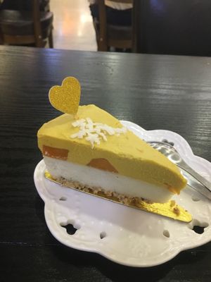 Raw mango cake at Pure Sue in Guangzhou