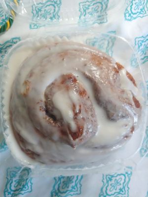 Jumbo vegan cinnamon roll at NuVegan in College Park