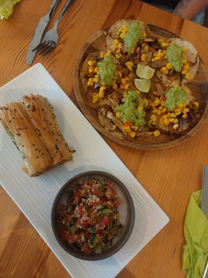 Spanakopita and carnitas tacos at Bindicafe in Amersfoort