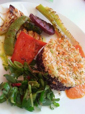 Today's Prato do Dia :
Forbidden rice with grilled vegetables and an portulaca /watercress side salad at Olokun in Torres Vedras