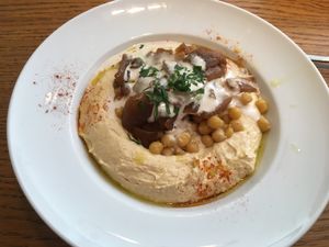 Chickpeas and onion hummus   at Nanoosh in Berlin