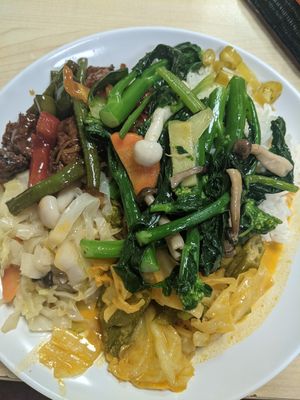 The food is so delicious!! at Five Insights Hall 五观食堂 in Central Singapore