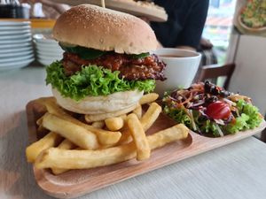 Temptation Satay Burger Set at nomVnom Bistro - Clarke Quay in Central Singapore