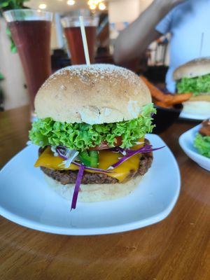 Black pepper cheese burger at nomVnom Bistro - Clarke Quay in Central Singapore