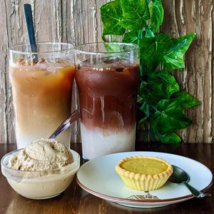 Drinks and Tart at nomVnom Bistro - Clarke Quay in Central Singapore