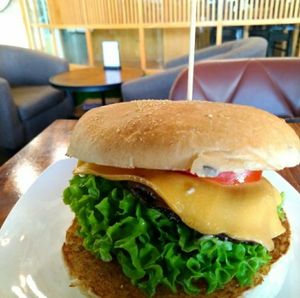 PCT Burger at nomVnom Bistro - Clarke Quay in Central Singapore