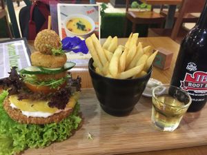 Bonsai burger at nomVnom Bistro - Clarke Quay in Central Singapore