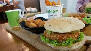 light burger at nomVnom Bistro - Clarke Quay in Central Singapore