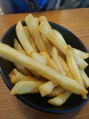Chips at nomVnom Bistro - Clarke Quay in Central Singapore