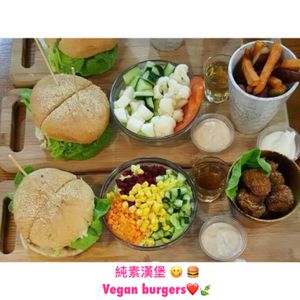 Yummy burgers  at nomVnom Bistro - Clarke Quay in Central Singapore