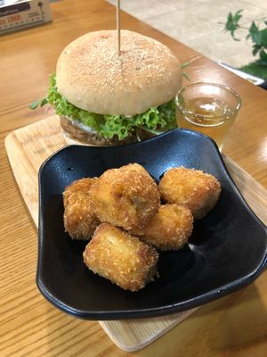 Burger and banana fritters at nomVnom Bistro - Clarke Quay in Central Singapore