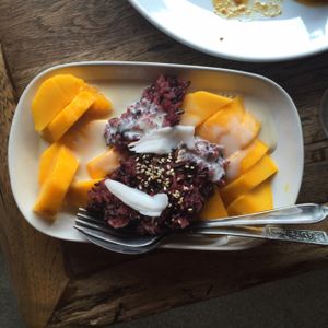 best dessert ever! sticky rice w mango at La Carotte Qui Rit in Koh Tao