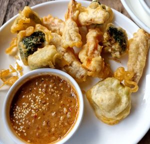 Tempura with peanut sauce at La Carotte Qui Rit in Koh Tao