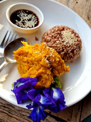 Pumpkin hummus at La Carotte Qui Rit in Koh Tao