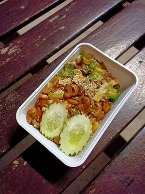 Pineapple fried rice for takeaway at La Carotte Qui Rit in Koh Tao