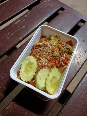 Fried rice with tofu for takeaway at La Carotte Qui Rit in Koh Tao
