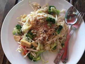 Pad Thai  at La Carotte Qui Rit in Koh Tao