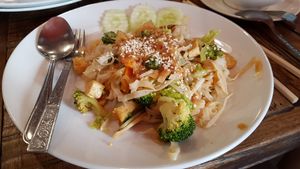 Pad thai at La Carotte Qui Rit in Koh Tao