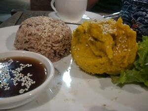 Pumpkin hummus at La Carotte Qui Rit in Koh Tao