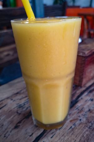 Mango-Lemon Shake at La Carotte Qui Rit in Koh Tao