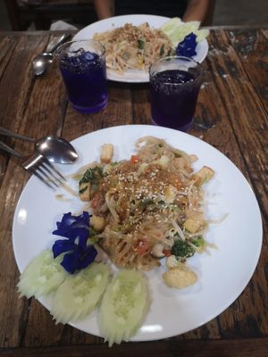 Our restyled Pad Thaï at La Carotte Qui Rit in Koh Tao