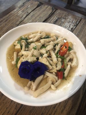 Stir fried mixed mushrooms at La Carotte Qui Rit in Koh Tao