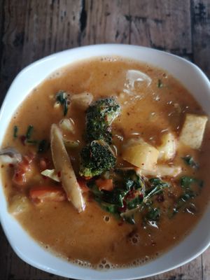 Wonderful red curry with extra tofu at La Carotte Qui Rit in Koh Tao