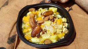 Tajine tofu tempeh pomme de terre datte... très bon :) at Les Petits Plats d'Anna - Food Truck in Angers