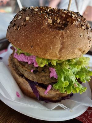 Asian burger at Veg & Veg in Florence