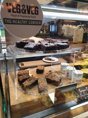 Vegan cakes at Veg & Veg in Florence