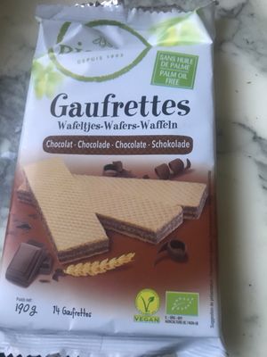 Vegan choc wafer at Naturalia Vegan - Richer in Paris