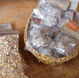 gluten-free granola and Power Balls at Soya Nutribar in San Salvador
