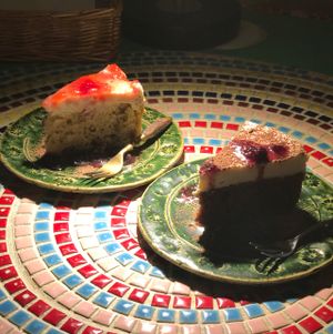(Left) Banana & Strawberry cake - (Right) Cacao cake  at Hiruneko Shokudou in Itoshima