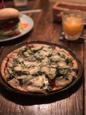 Vegan pizza with soy cheese - very natural & not too salty like some cheeses at Hiruneko Shokudou in Itoshima