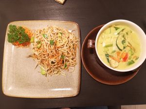 Gebratene Nudeln mit curry (vegan) at Markt 28 in Kaiserslautern