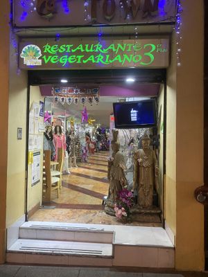 Entrance. You go to the back and up to the third floor at India Town in Mexico City