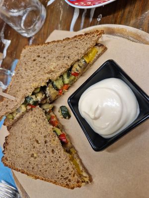 Vege toast con hummus, verdure e mayo veg at Pizzeria Capri in Jesolo
