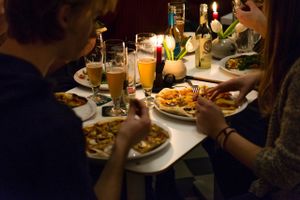 Pizza (Italien Style), beer from northern Germany (biological) and wine from sicilia (biological too) at Vistro in Hamburg