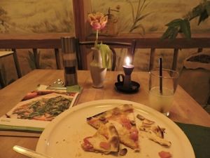 the pizza was so good I finished all of it myself! at Vistro in Hamburg