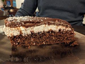 Bounty-Torte at Vistro in Hamburg