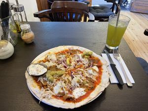 Seitangyrospizza 👌  at Vistro in Hamburg