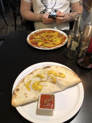 Calzone and gluten free pizza😄 at Vistro in Hamburg