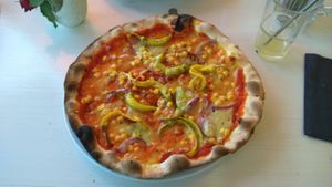 Schranke mit Extras at Vistro in Hamburg